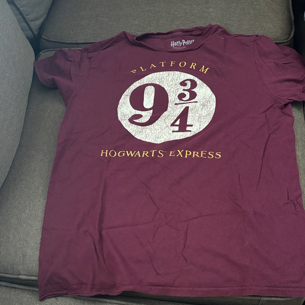 Warner Bros. Kids' Burgundy Hogwarts Platform 9 3/4 T-Shirt